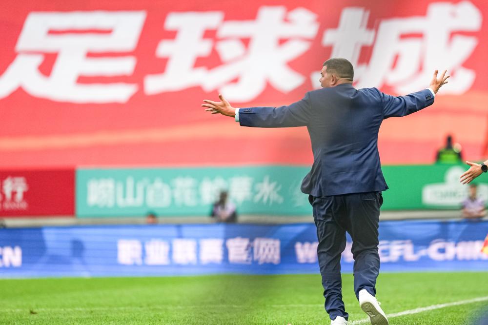 科比篮球传奇精神如何影响新一代球员成长与现代比赛风格演变探析